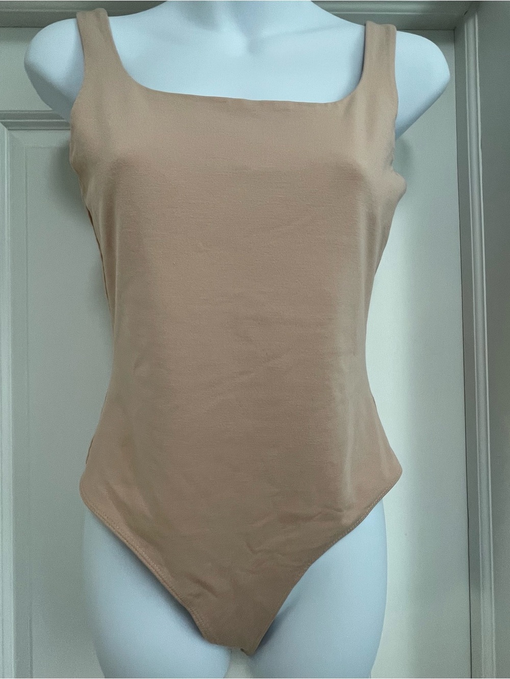 Banana Republic Soft Blush Scoop-Neck Thong Bodysuit Snap Closure